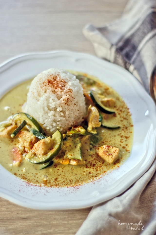 Erdnuss-Kokos-Curry mit Hähnchen und Reis