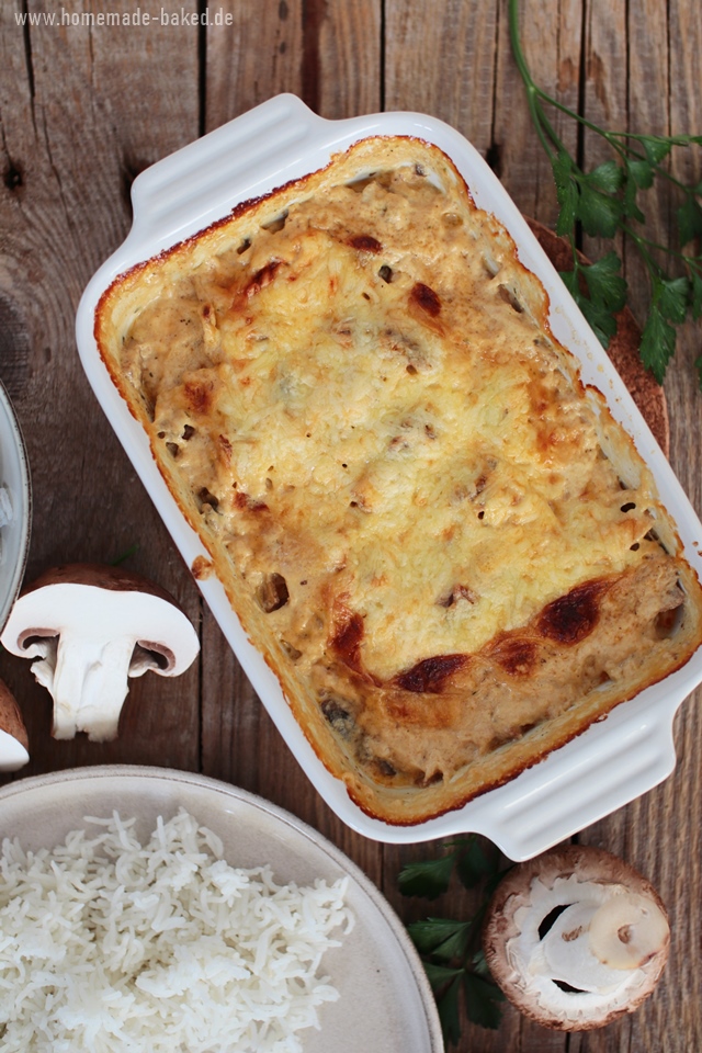 5 zutaten küche: überbackenes hähnchenschnitzel mit champignons und käse