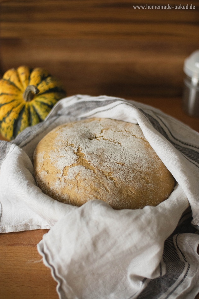 dinkel kürbis brot mit sauerteig: Topfbrot in Kürbisform