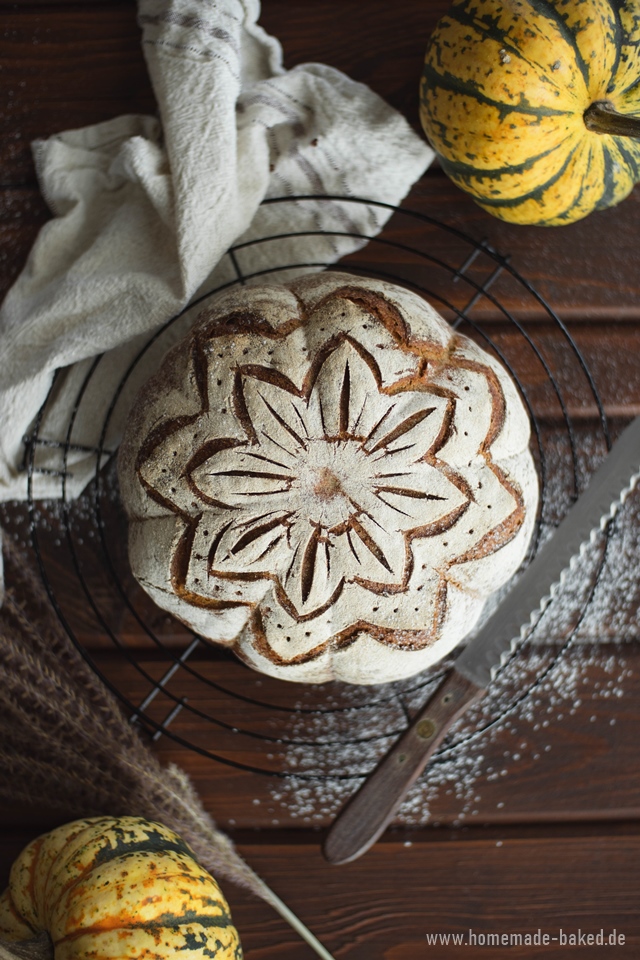 dinkel kürbis brot mit sauerteig: Topfbrot in Kürbisform