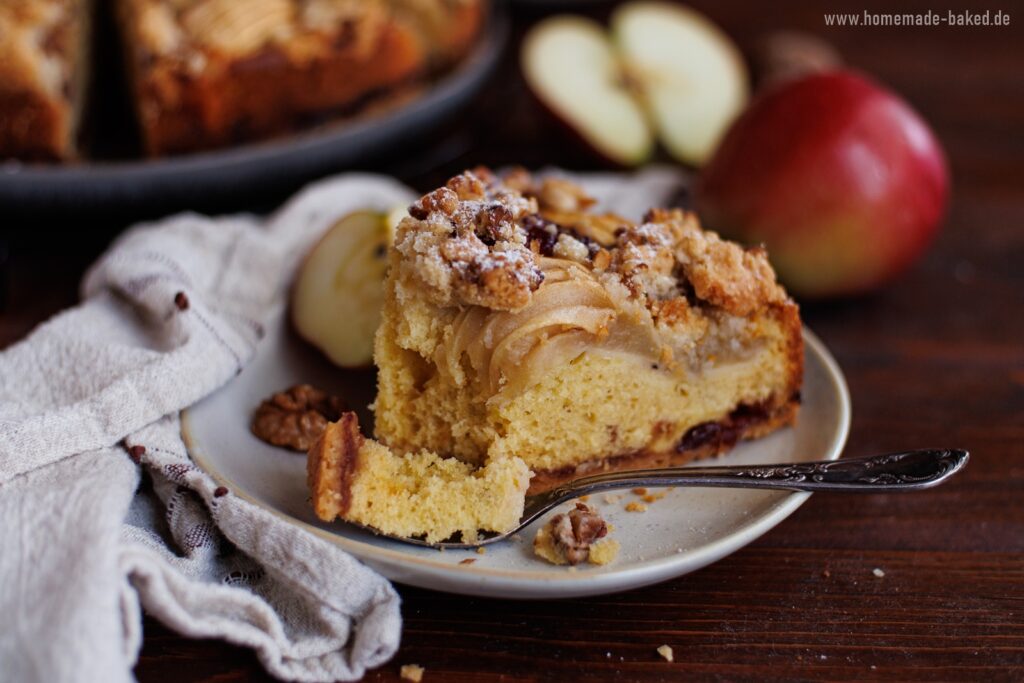 versunkener apfelkuchen mit streusel aus dem stelzendorfer tortenzauber