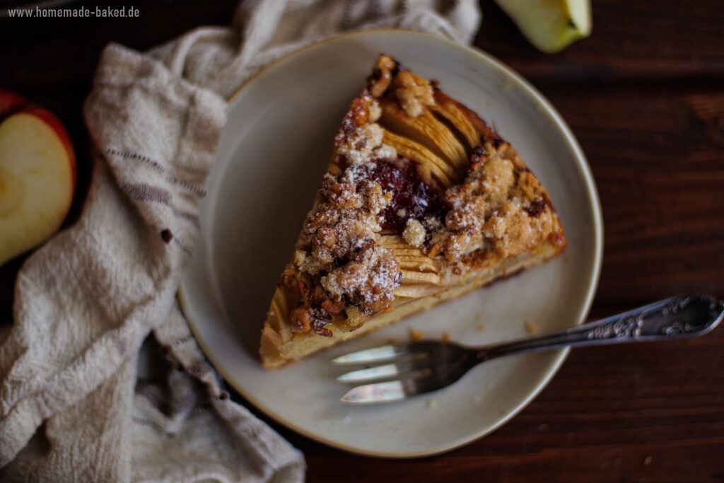 versunkener apfelkuchen mit streusel aus dem stelzendorfer tortenzauber