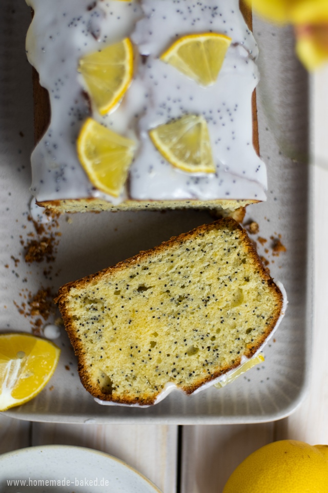 Ein einfacher Zitronen-Mohn-Kuchen: Frisch, saftig & einfach Lecker!