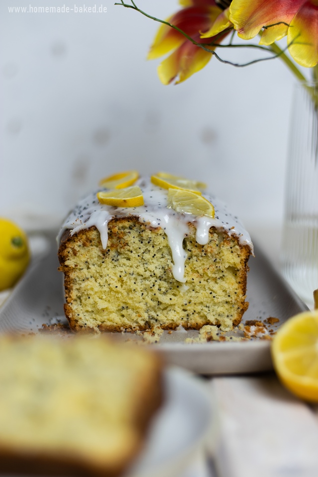 Ein einfacher Zitronen-Mohn-Kuchen: Frisch, saftig & einfach Lecker!