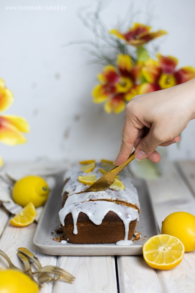 Ein einfacher Zitronen-Mohn-Kuchen: Frisch, saftig & einfach Lecker!