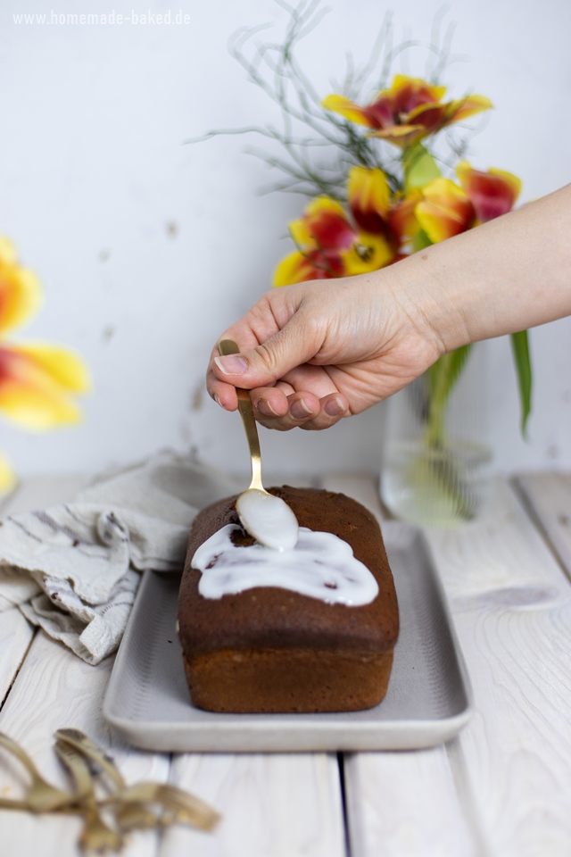 Ein einfacher Zitronen-Mohn-Kuchen: Frisch, saftig & einfach Lecker!